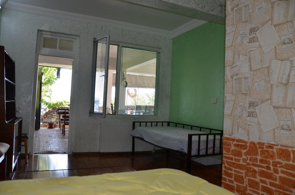 Tj Guest House Makhinjauri Exterior photo
