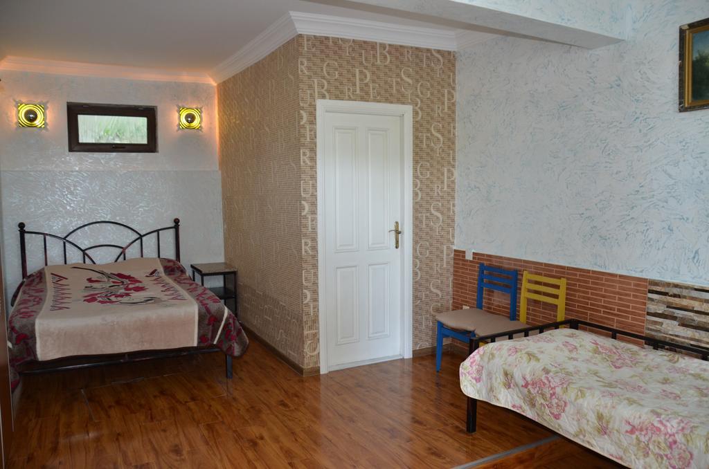 Tj Guest House Makhinjauri Exterior photo